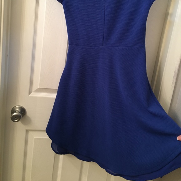 Blue short sleeve dress - Picture 2 of 5